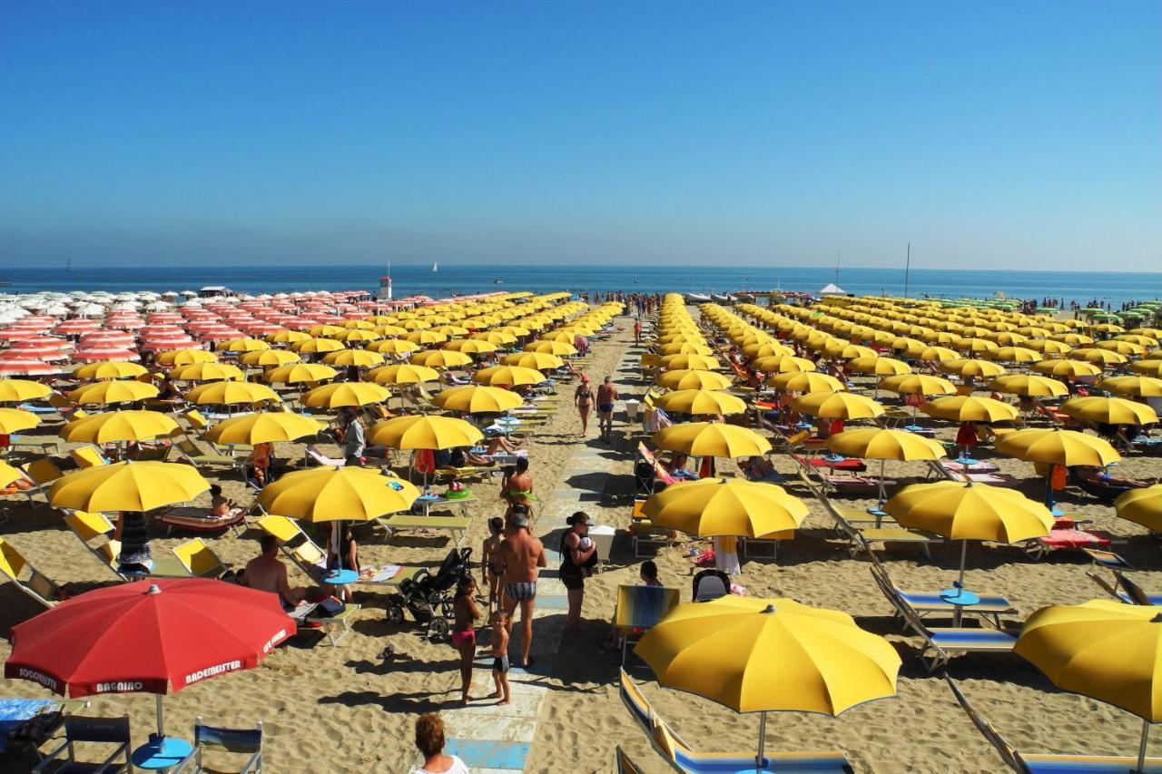 Hotel Reyt Rimini Esterno foto