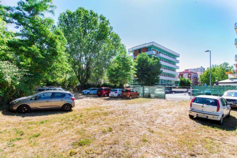 Hotel Reyt Rimini Esterno foto