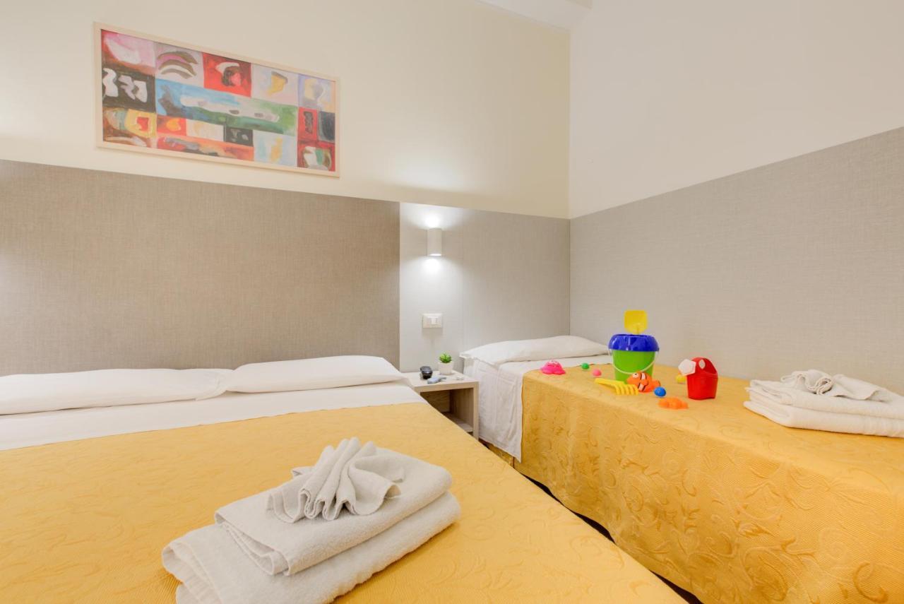 Hotel Reyt Rimini Esterno foto