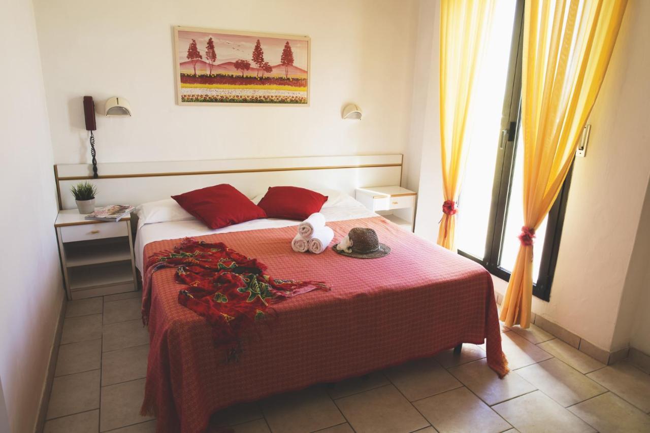 Hotel Reyt Rimini Esterno foto