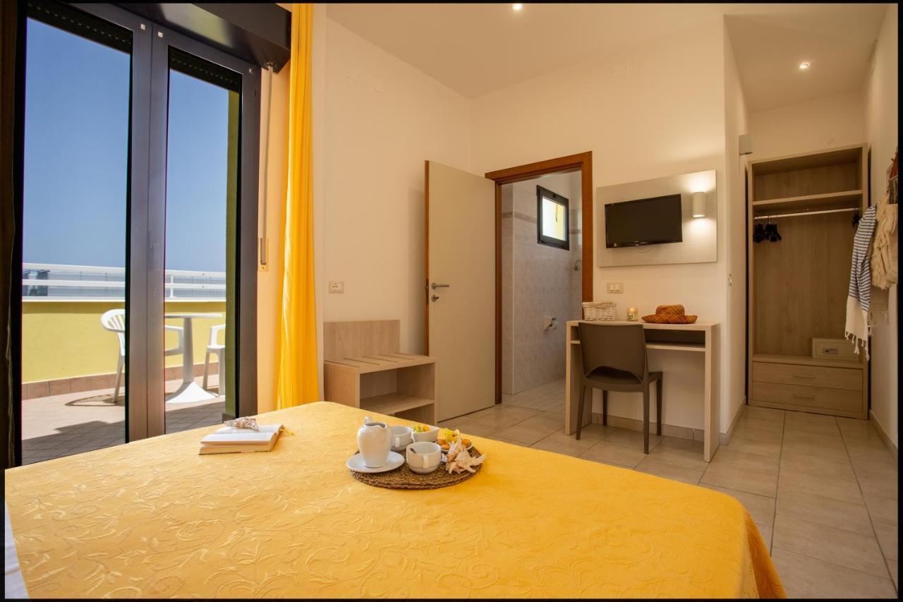 Hotel Reyt Rimini Esterno foto
